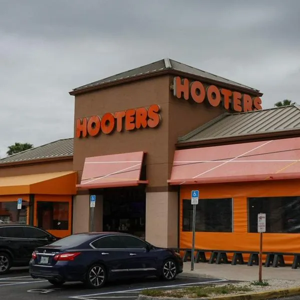 Hooters.