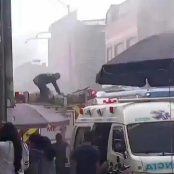 Imágenes del incendio en un centro comercial de Fontibón, occidente de Bogotá