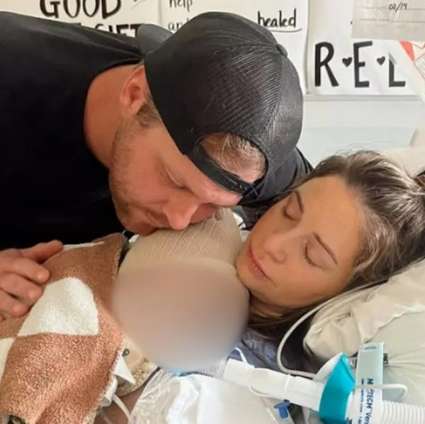 'Influencer' pierde a su hijo de 2 años en un accidente doméstico