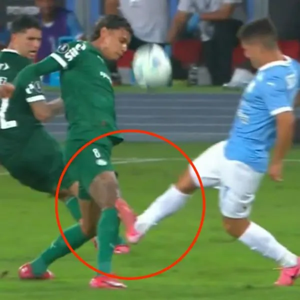 Patada a Richard Ríos en Sporting Cristal vs Palmeiras no es roja y hay polémica