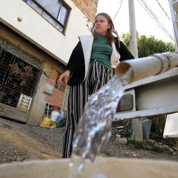 Definen qué pasará con el racionamiento de agua en Bogotá y por qué no se acabaría todavía. Cayó como un baldado de agua fría. 