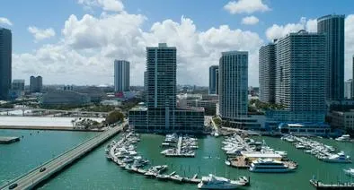 Por qué colombianos están gastando tanto dinero en Miami, pese a deportaciones