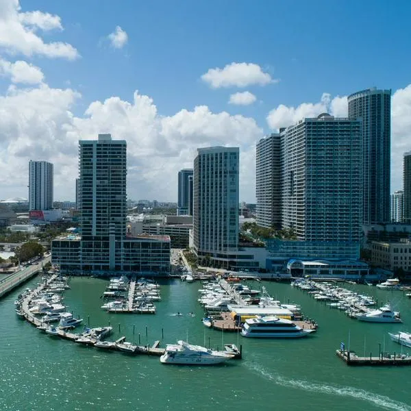 Por qué colombianos están gastando tanto dinero en Miami, pese a deportaciones