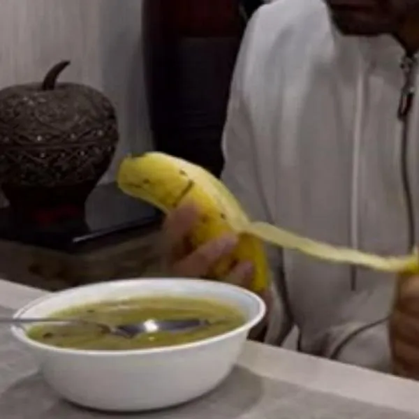 Foto de sopa con banano, en nota de por qué en Colombia se come sopa con banano: hay tradición que explica su sabor