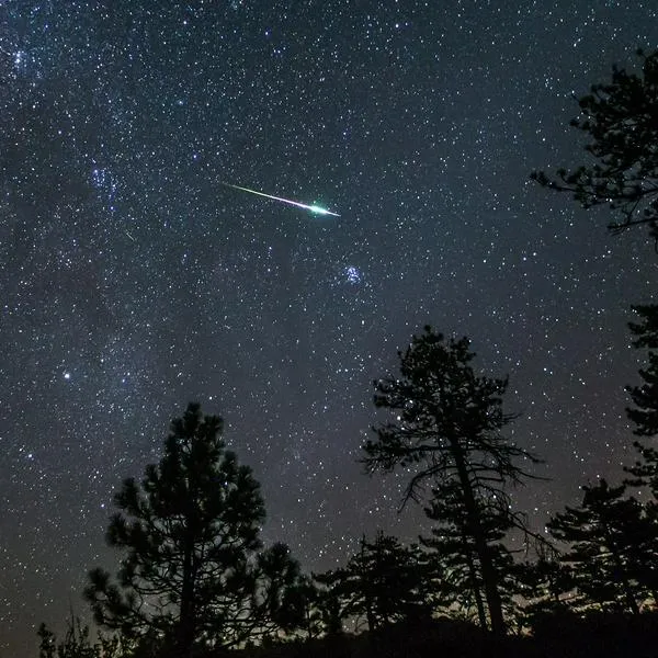 Lluvia de meteoros, en nota sobre cuándo será el evento en abril 2025 y cómo verlo en Colombia