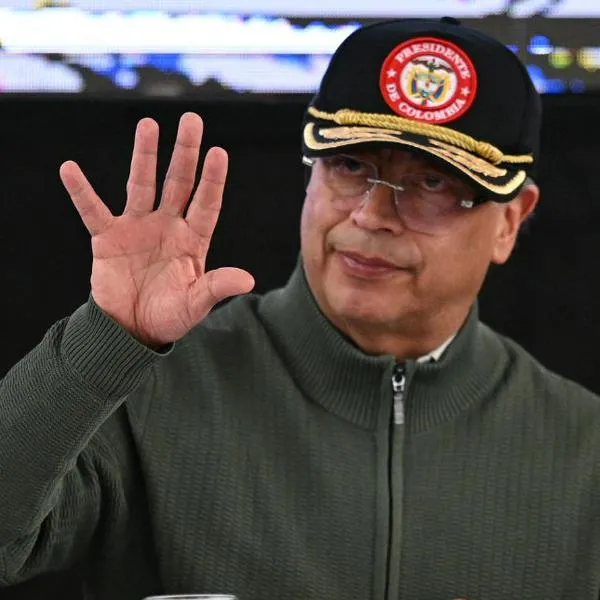 El presidente Gustavo Petro rechazó las afirmaciones de Kristi Noem, quien calificó su reunión con él como polémica, pues dice que criticó a Trump.