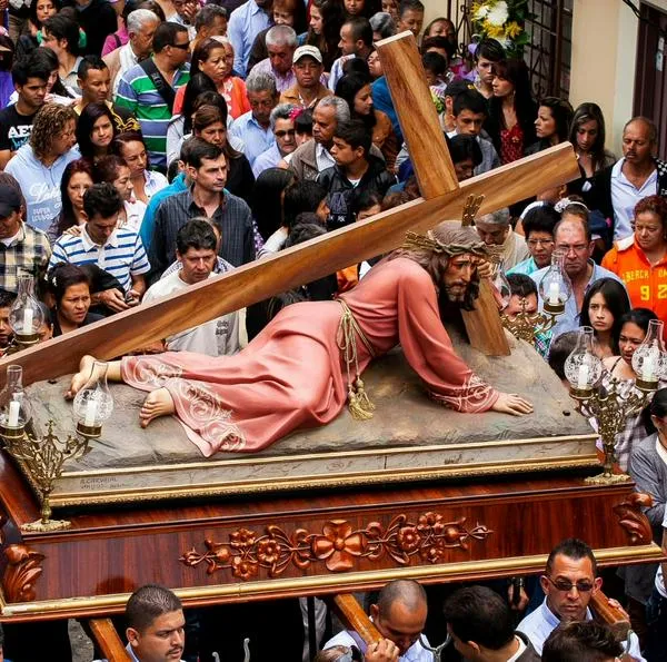 ¿Dónde ver procesiones de Semana Santa 2025 en Cundinamarca? Programe su viaje
