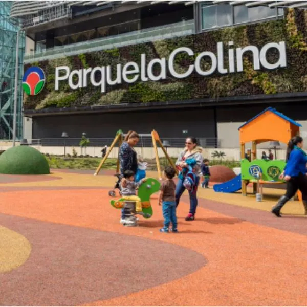 Centro comercial Parque La Colina hoy: cambió su fachada para crear mariposario