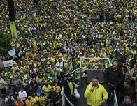 Gran manifestación de apoyo a Bolsonaro, que se enfrenta a un juicio por intento de golpe de Estado