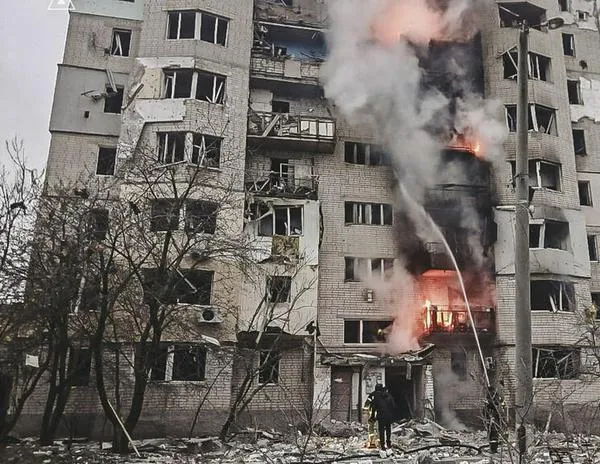 Los ucranianos siguen bajo el fuego de Rusia a la espera de una respuesta estadounidense