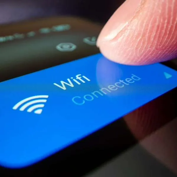 ¿Por qué es importante desactivar el wifi al salir de casa?