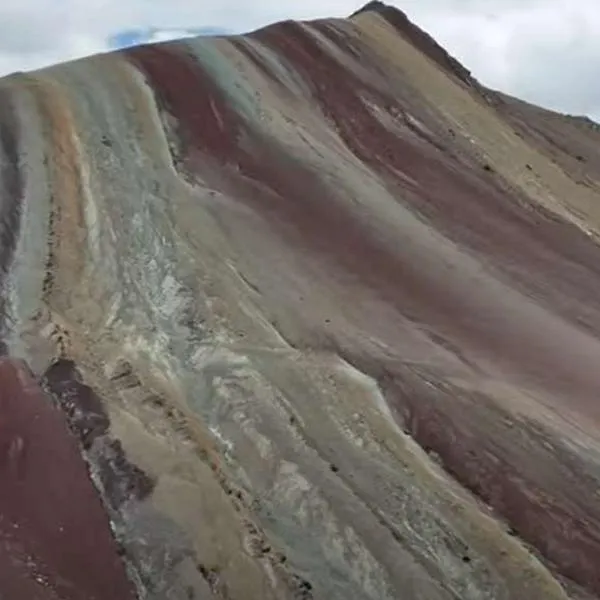 en nota de cómo se formó la montaña de los 7 colores en Perú, atractivo turístico para ver