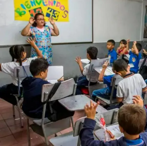 Colegios en Colombia ya no iniciarían clases a las 6 am, si pasa proyecto de ley