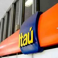 Fachada de Itaú, banco que abrió un nuevo negocio con seguros para sus clientes
