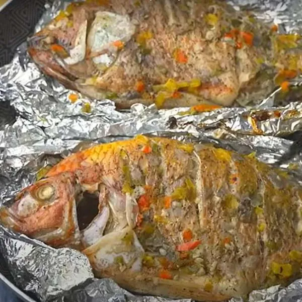 , en nota de qué lado del papel de aluminio se usa para cocinar pescado para la Semana Santa