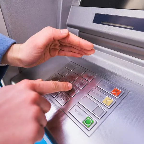 Cuánto es el monto máximo que se puede retirar en un banco en Colombia: comparación