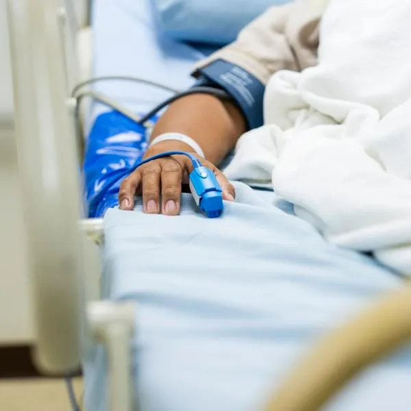 Muerte niñas por intoxicación en Bogotá no fue por alimentos: hallaron sustancia 