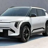 Kia metió su nuevo carro eléctrico a una biblioteca y nadie lo notó: es muy silencioso