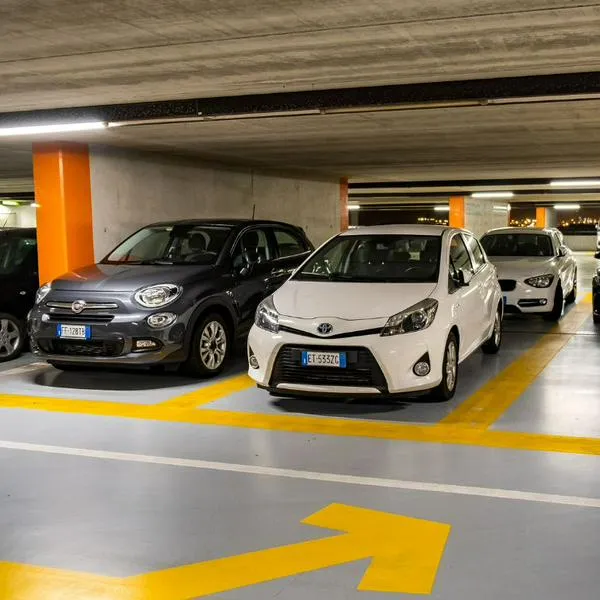 Foto de parqueadero, en nota de cuánto es lo máximo que puede cobrar parqueadero en Bogotá, pues están 7 tarifas