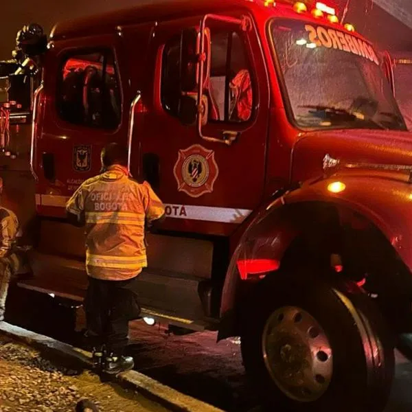 Alertan a conductores por incendio estructural en el occidente de Bogotá