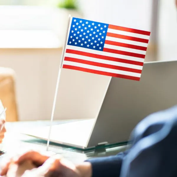 Cómo obtener la 'green card' en EE. UU. trabajando en Google, Meta o Apple