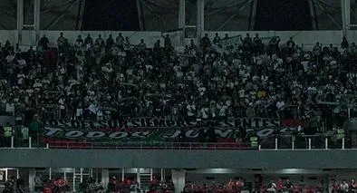Hinchada de Atlético Nacional en Brasil
