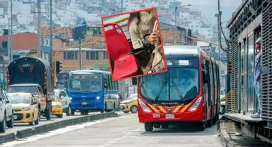 En un bus de Transmilenio, pasajeros venden pasajes a 1.000 pesos y se hacen virales