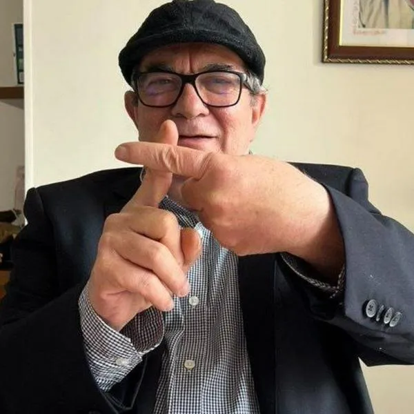 Víctima de las Farc dijo qué significaba señal que hace Timochenko en fotos