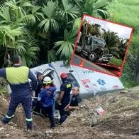 Así quedó la ambulancia y la tractomula que chocaron en Carepa. Una niña murió