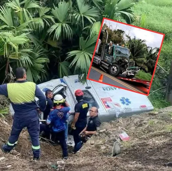 Así quedó la ambulancia y la tractomula que chocaron en Carepa. Una niña murió