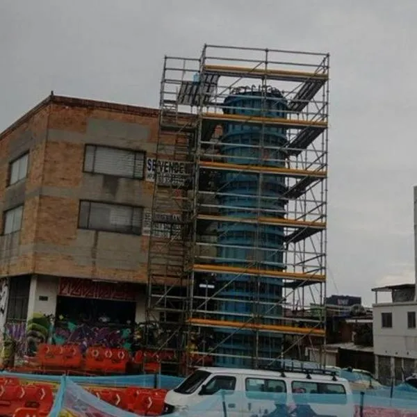 Quejas en Kennedy (Bogotá) por obra del metro de Bogotá que tapa edificio