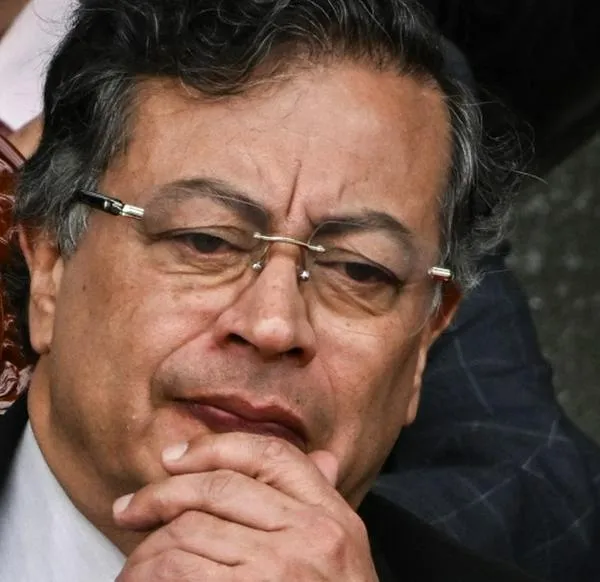 Mario Vargas Llosa dice que Gustavo Petro llevará a Colombia a la destrucción