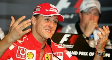 Michael Schumacher, en nota sobre foto de su firma