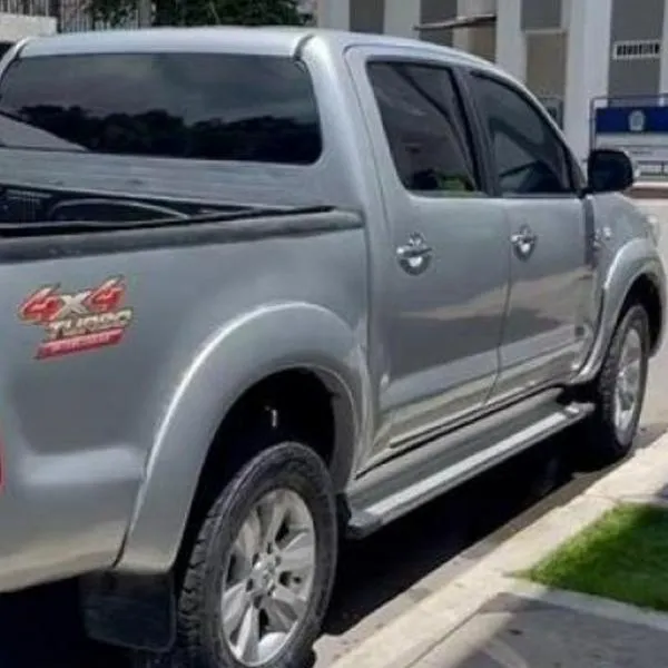 Revelan identidades de ladrones de camioneta cerca de Unicentro; uno era taxista