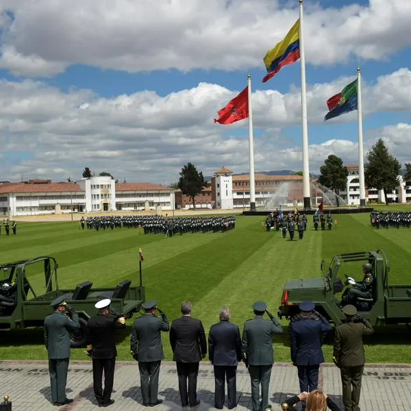 En la Escuela Militar José María Córdova de Bogotá estarían ofreciendo supuestos servicios de cadetes y hasta muestran fotos