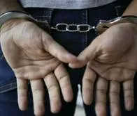 Policía retirado se emborrachó, sacó arma y terminó disparándole a 2 personas