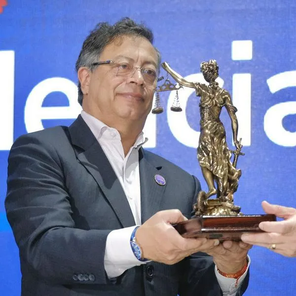 Gustavo Petro terna para Corte Constitucional a jurista que ha sido su abogado