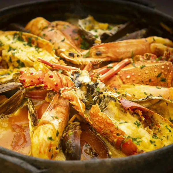 Casuela de mariscos, para Semana Santa