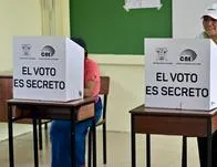 Observadores de OEA y UE rechazan las denuncias de fraude electoral en Ecuador