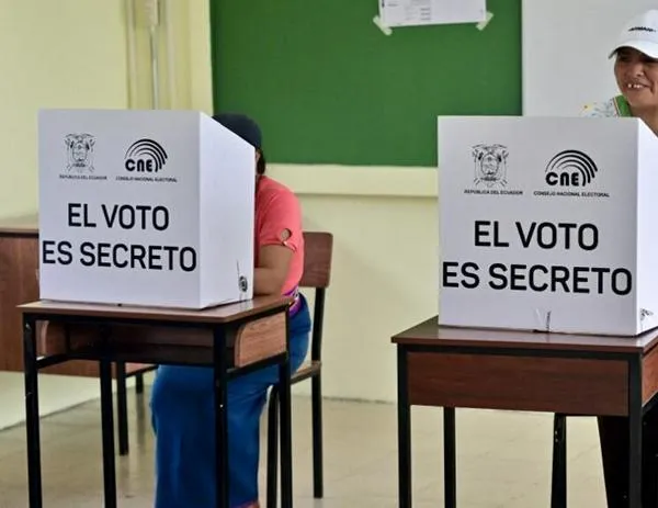 Observadores de OEA y UE rechazan las denuncias de fraude electoral en Ecuador