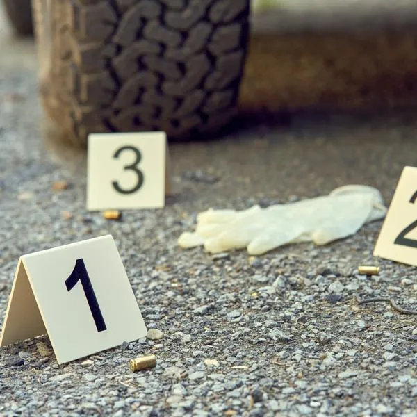 Dos personas resultaron heridas en un intercambio de disparos.