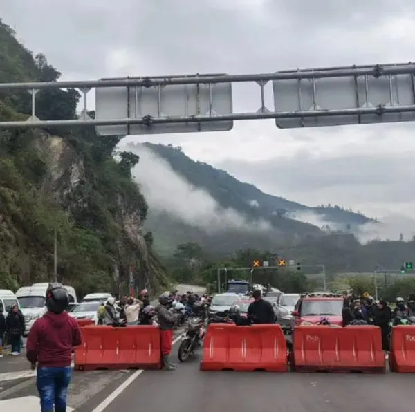 Cierre total en la vía al Llano por grave accidente: vía Bogotá- Villavicencio