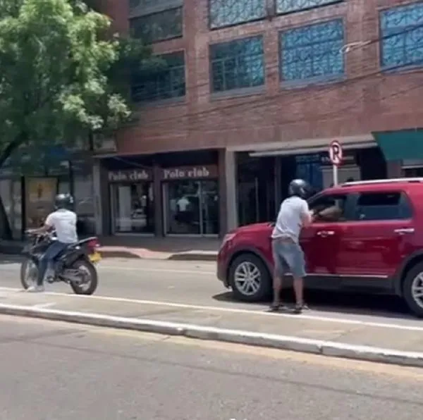 Robo de cadena de oro en Girardot, Cundinamarca: video y qué dijo la Policía