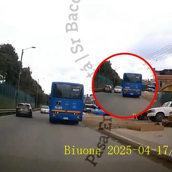 Bogotá hoy: conductor casi provoca accidente cerca del aeropuerto El Dorado