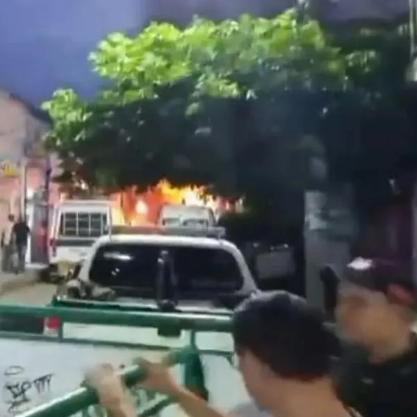 Moto bomba en Huila y hay un muerto y heridos: videos de emergencia impactan