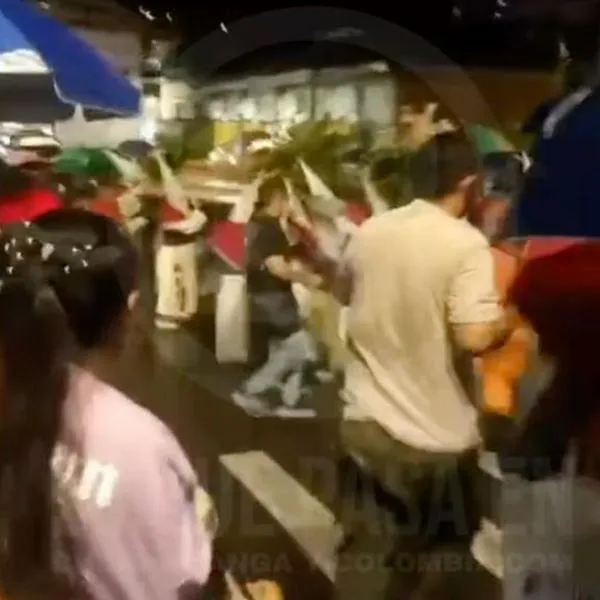 Procesión Viernes Santo en Piedecuesta tuvo accidente: cargueros soltaron imagen