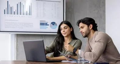 Entrenamiento empresarial en Bogotá con IA, liderazgo en velero y solo 20 cupos