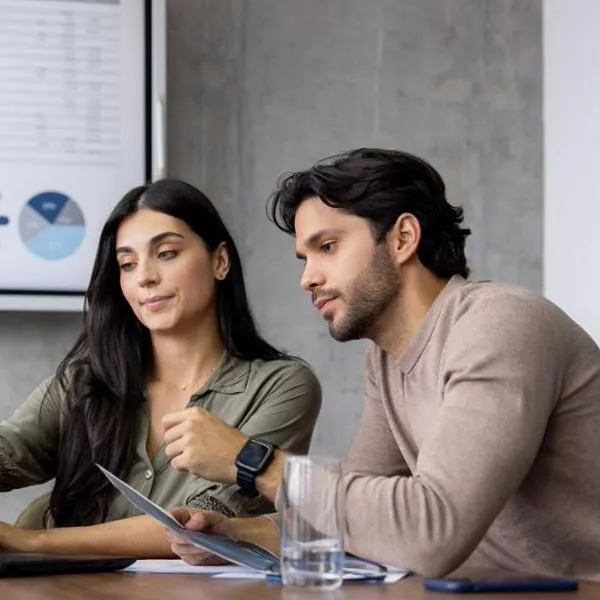 Entrenamiento empresarial en Bogotá con IA, liderazgo en velero y solo 20 cupos