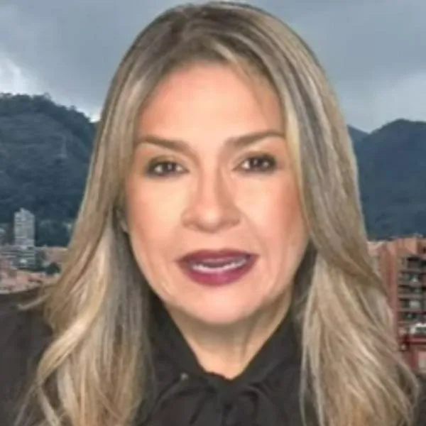 Advierten sobre nueva estafa con criptomonedas en Colombia con imagen de las periodistas Vicky Dávila y Eva Rey, y falsos artículos de El Tiempo.