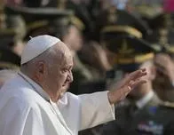 Francisco, un papa reformista muy popular fuera de la Iglesia